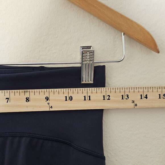 Lululemon Midnight Navy Train Times Short 6" Full-On Luxtreme Biker Size 4 - Picture 8 of 9